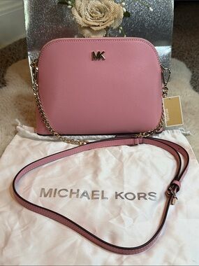 ✨NWT Michael Kors Pink Saffiano Dome Crossbody Bag with Gold Hardware✨
